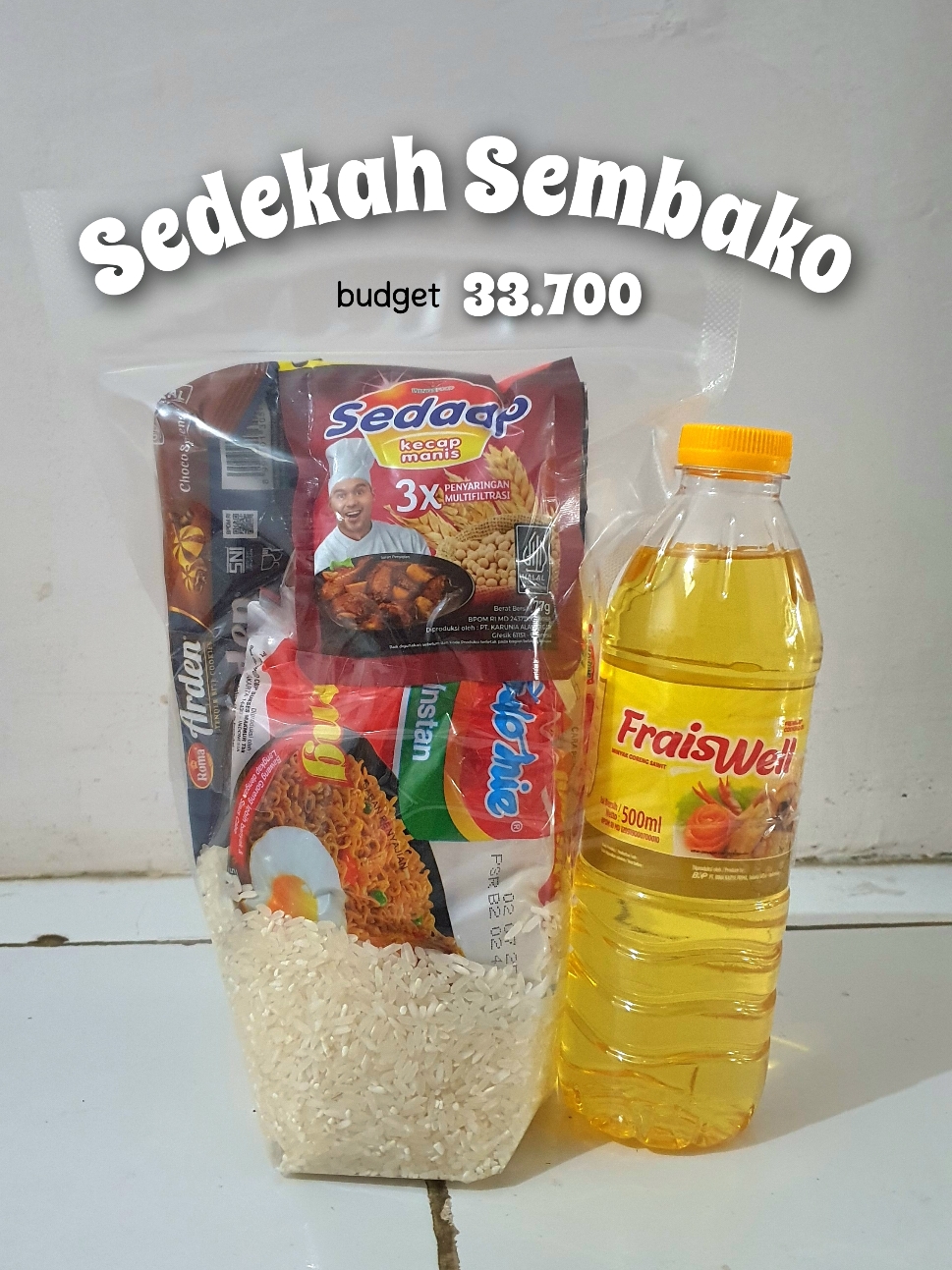 Bismillahirahmanirrahim  Ide sedekah sembako mini budget under 50k Harga menyesuaikan bisa lebih murah kalau beli lebih banyak ya teman² Masih kita buka donasi sedekah untuk berbagi jumat terakhir di bulan Desember. Dan mungkin salah satu orang baiknya adalah kamu 🥰  #jumatberkah #idejumatberkah #sedekahjumat  #sedekahsembako  #sedekahmini #berbagikebahagiaan  #berbagisembako  #pedulianakyatim  #pedulifakirmiskin  #pedulidhuafa  #pedulisosial 