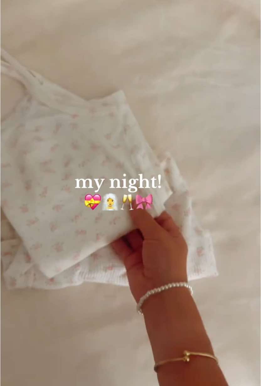 brandy melville pajama nights>> | #fyp #preppytok #preppyaesthetic #preppylifestyle #preppygrwm #preppyvlog #viral #blowup #trending #copylink #skincare #brandymelville #grwmforbed #nighttimeroutine #grwm #drunkelephant #glowrecipe #foryoupage #blowthisup #preppygirl #asmr