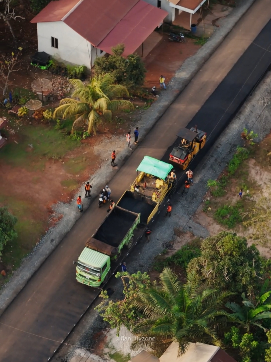 Sudah Mulai Melinyang💥 📍sunge nanjung/sunge sembilang #desa #pesaguan #sungenanjung #matanhilirselatan #ketapang #kalbar #fyp #trending #reels #drone #dronefootage #droneshot #dronevideo #dronedji #djindonesia 