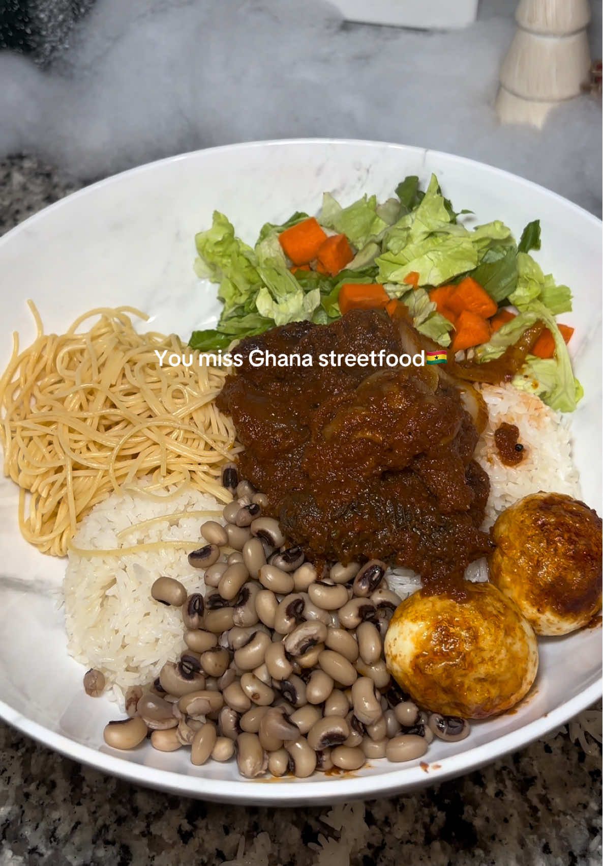 Zongo rice and Stew🇬🇭, this stirred up a feeling of nostalgia. #zongostew #ghanatiktok🇬🇭 #ghanatiktokers🇬🇭🇬🇭🇬🇭 #fyp #ghanafuodotcom #iloveghana #nigeriantiktok🇳🇬 #dettydecember #riceandstew 