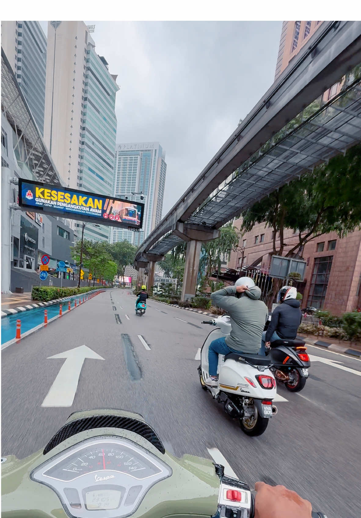 🛵🏄‍♂️🌧️ #vesprintkl #vespamalaysia #vespa #fypシ゚ 