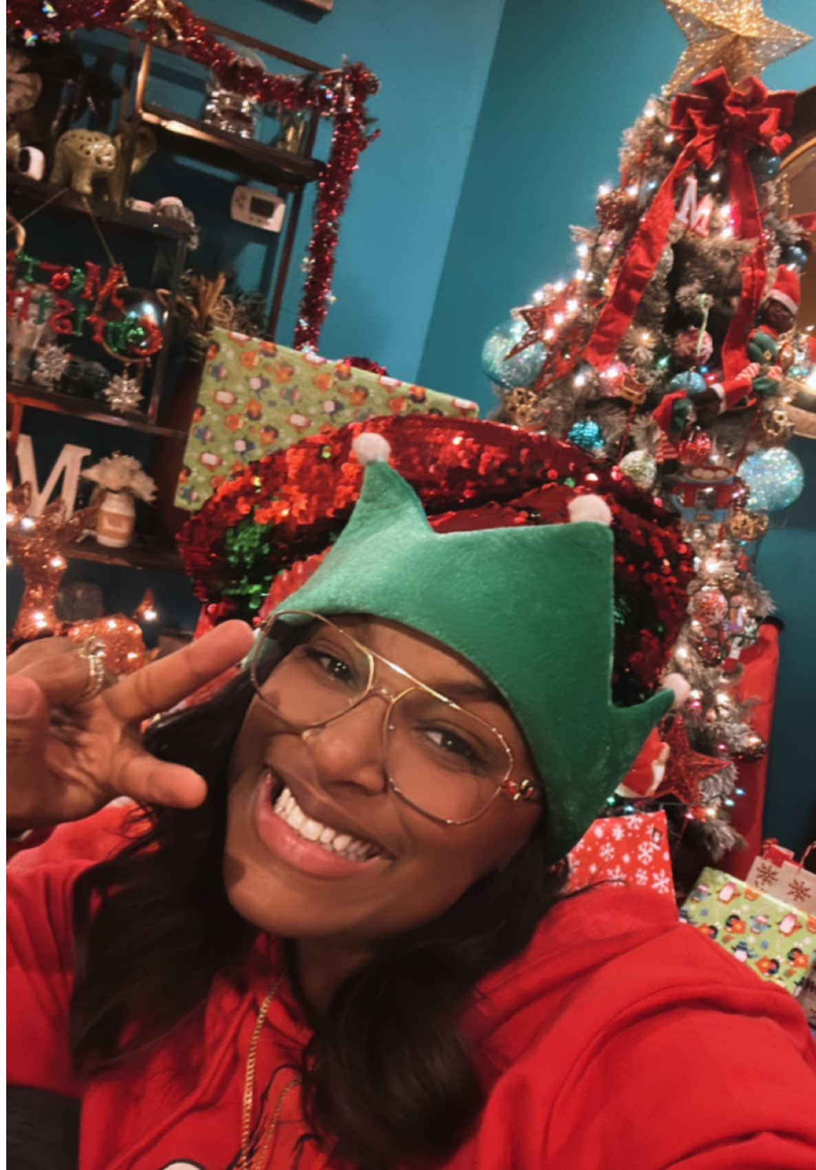 Sending Our Xmas Love  #SendMyLove #Trending #Fy #Fyp #TikTok #Christmas #MommyDaughter 