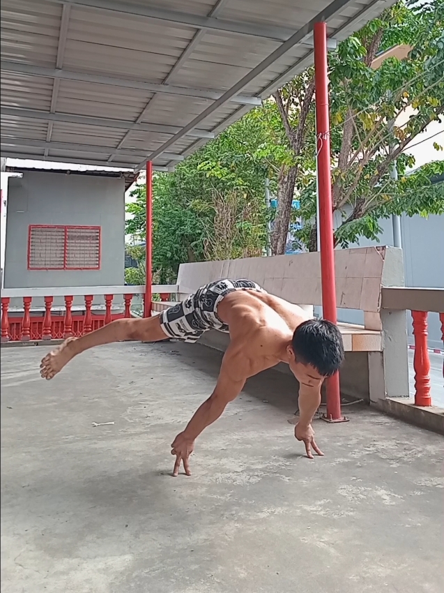 จะสีนปีแล้วจะดายมั้ยหน้า#เทรนด์วันนี้ #calisthenics #calisthenicsworkout  @theeradet_000 @snnobuni @pele_calisthenics #calisthenics 