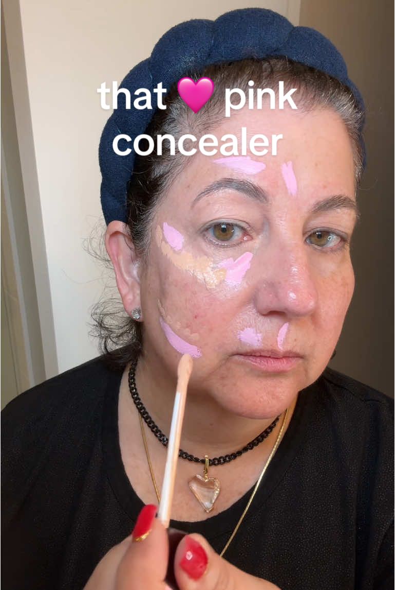 Use the pink color corrector aka “candy youth” to brighten and conceal at the same time 🩷 #jeffreestar #colorcorrectors #magiccandy #makeup #brightening #concealer #darkcircles #discoloration @Jeffree Star @Jeffree Star Cosmetics 