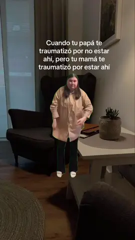 🤣 El 99% de las familias. Traumas con humor 🥲 #psicologia #psicoterapia #saludmental #psicologa #emociones #vinculos #estres #depresion #ansiedad #miedo #rechazo #abandono #autoestima #familia #trauma #apego #autoexigencia #heridasemocionales #mente #pensamientos #personalidad 