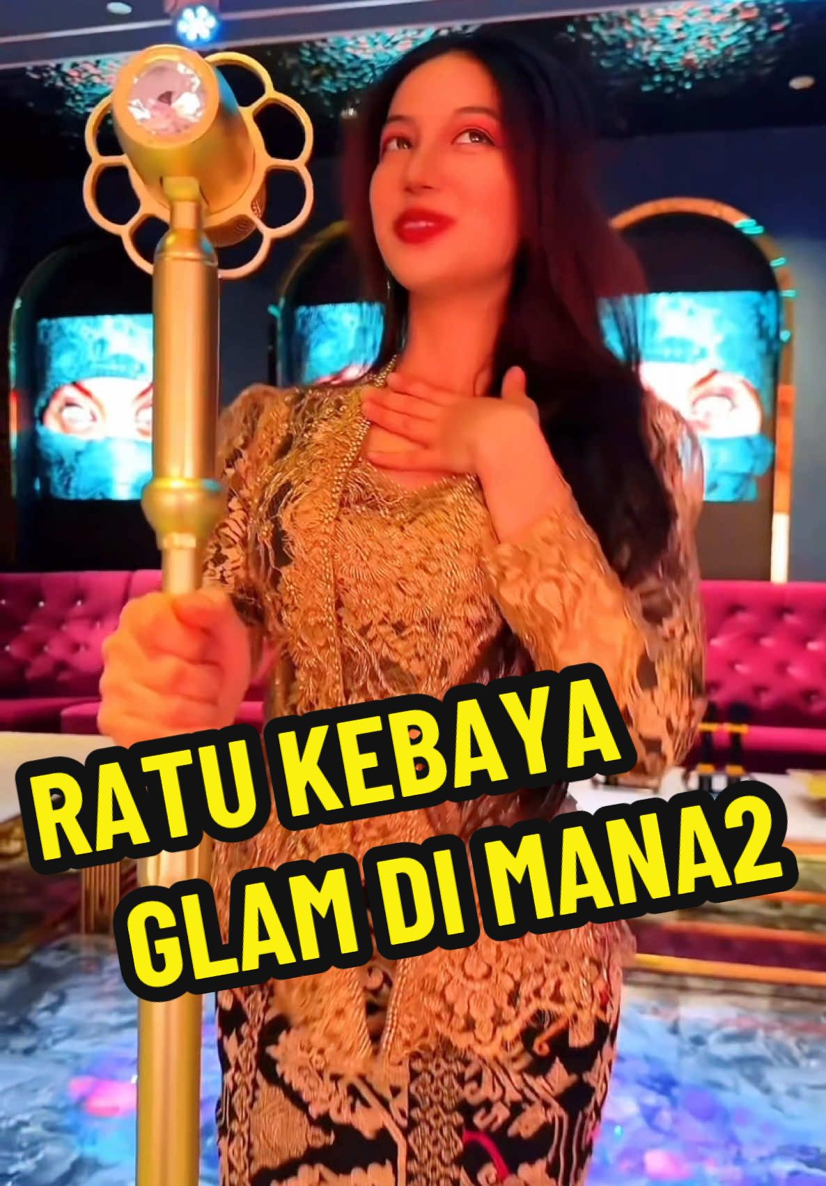 Bilik besar ,nyanyi sorang2 je. 😖Ratu kebaya yg lain xnak join zati nyanyi sambil pakai kebaya ke?Glam di mana mana.Lg2 sarung kebaya puteri dgn songket Sultanah,aura luar biasa buat ratuku..Asikkkkkkk💃🏼 #ratukebaya #ratukebayaKL #kebayamanikexclusive #kebayametalikmanik #kebaya2025 #kebayacantikKL #kebayaviralgombak #kebayaglam #kebayavogue #kebAyadinner #kebayamewah #songkettenun #songketcantik #skirtsongket @ALIBABA KARAOKE M3 MALL 