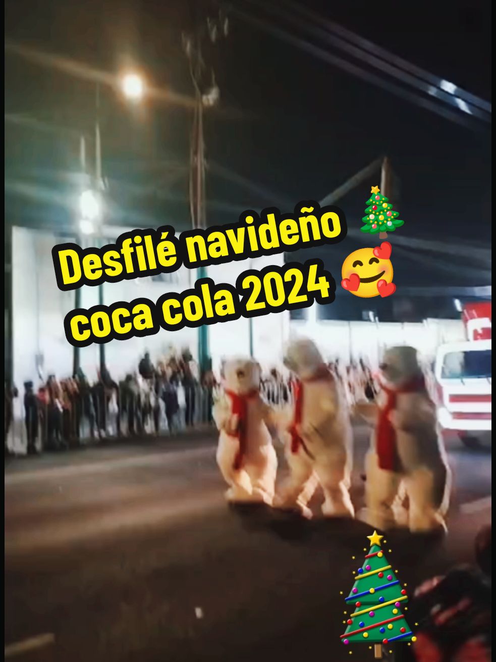 Llegó la época más esperada del año 🎄 y con ella estos bonitos eventos que te hacen revivir la magia de la navidad 🎅 como cuando eras niño 🩷  #Desfilenavideñococacola2024🎅🎄  #lamagiadelanavidad 