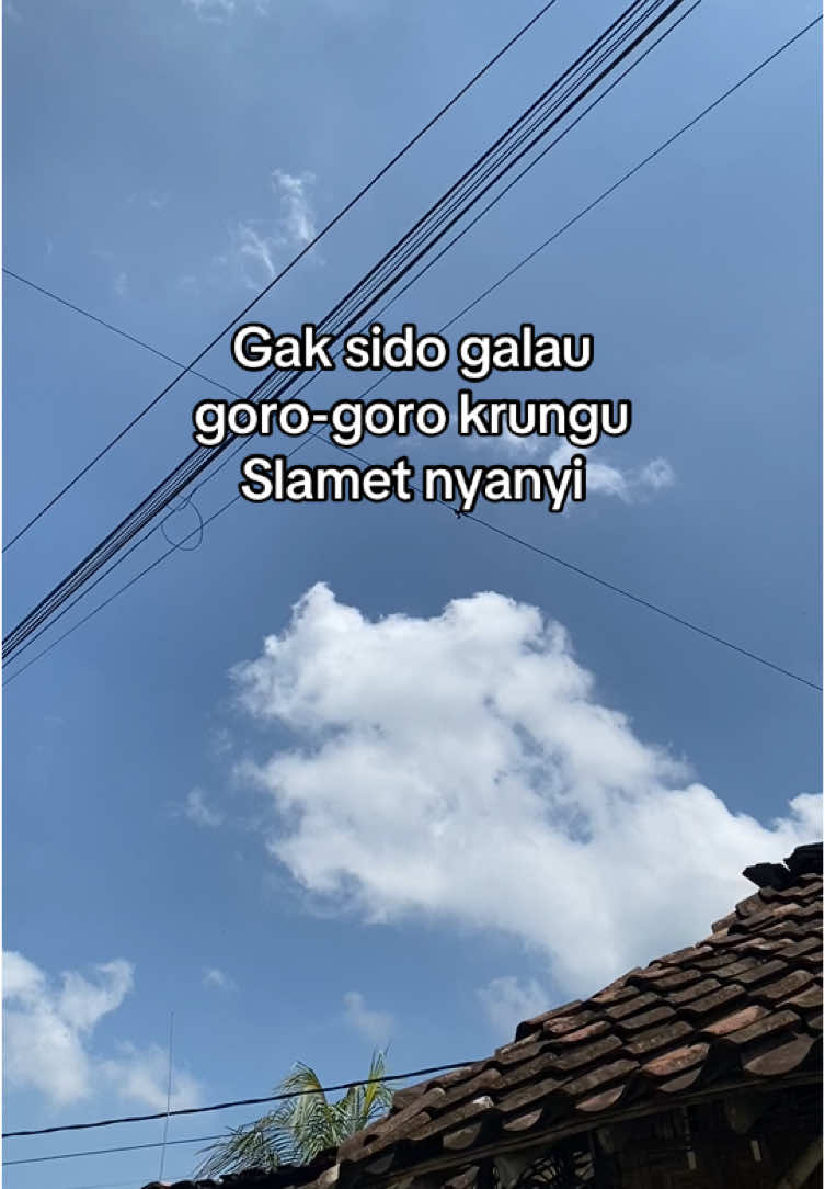 Slamet nyanyi mbubrahne tatanan🤣#fypシ #masukberanda #4u #slamet 