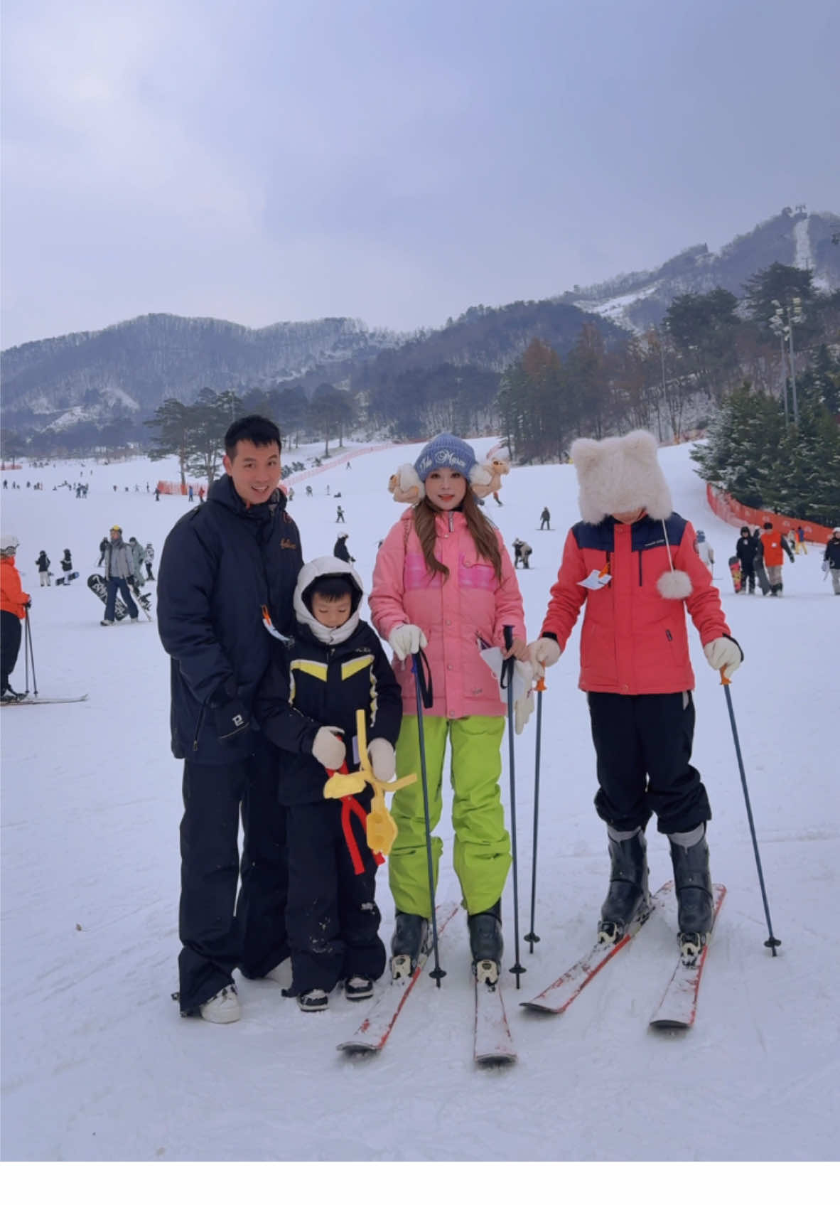 Giáng sinh bên gia đình ♥️😍🌲🎄🎅🏻#korea #huyenbaby #christmas #family 