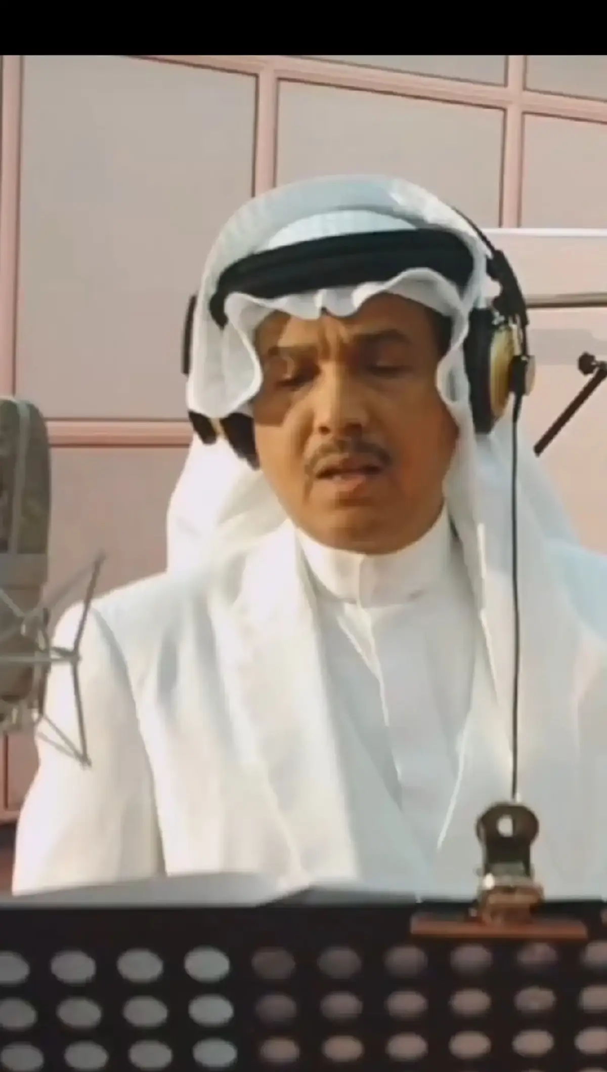 #فنان_العرب_محمد_عبده#البرواز#قديمك_نديمك_ذكريات🌹🌹🌹🌹🌹#capcutamor😍🥰😍teamo🥰💕#عبداويات_قديم#