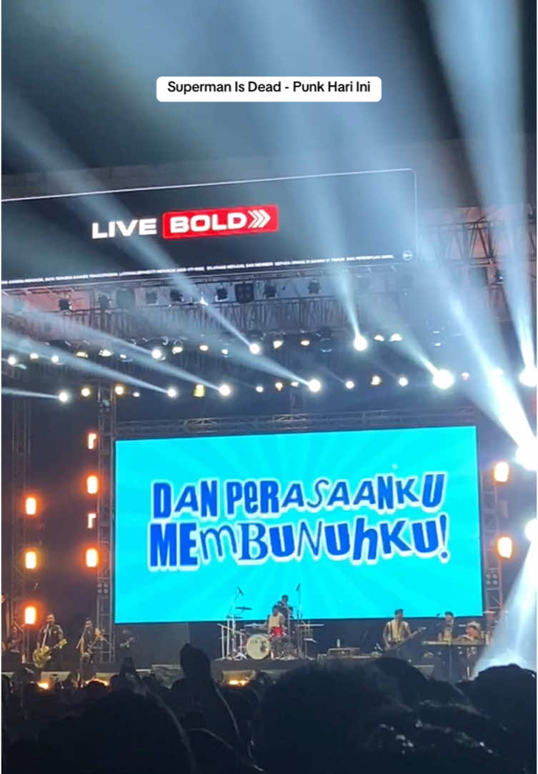 Pakde jrx si duta metronom, tempo? aduhh menyala poll wii🥶🔥😅 #supermanisdead #sid #outsiders #ladyrose #surabaya #konser #fyp #fypシ #fypage 