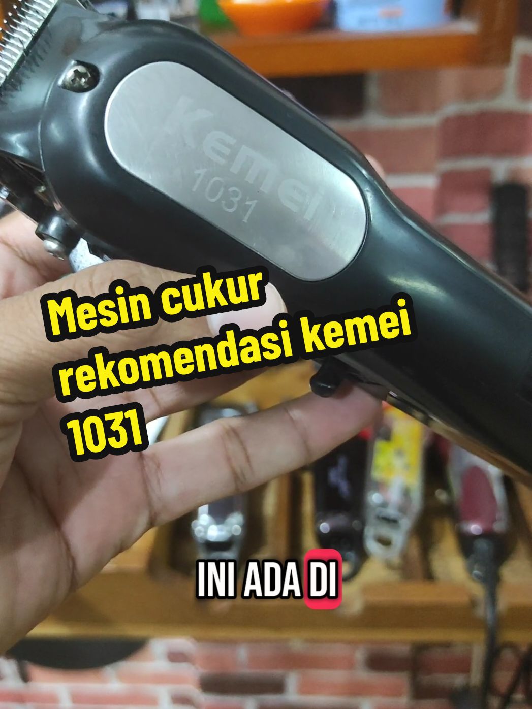 Mesin cukur kemei 1031 rekomendasi buat yg suka cliper yg ringan 😘😘 #mesincukur #alatcukur #kemei1031 
