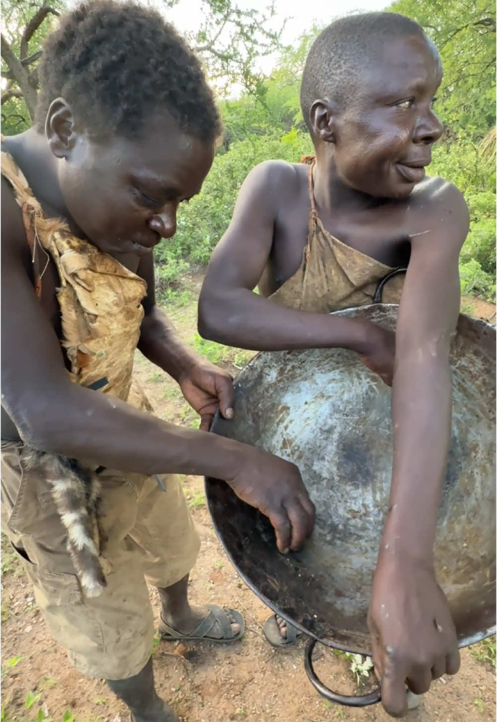 Wow 😋😂 This food must be very delicious, Hadza boys wants to eat whole dish 😂😋😍#hadzabetribe #food #villagelife #foryou #usa #Uk #Foodie 