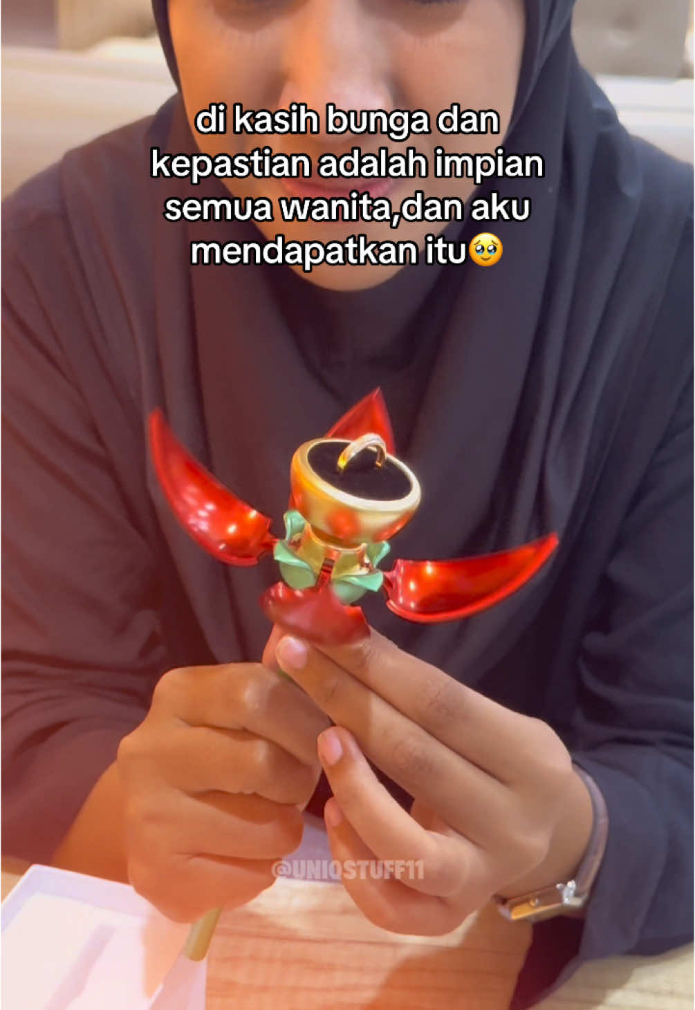 Terima kasih buat kepastian yg km kasih buat aku🥹❤️🌹#kotakcicin #kotakcincinbunga #kadovalentine #ValentinesDay #kadocewek 