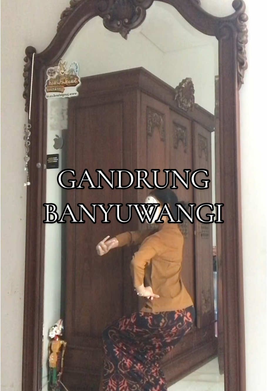 Gandrung Banyuwangi, tarian yang mengandung sebuah makna tentang kesejahteraan masyarakat. Ada yang tau makna tarian ini? #tari #budayaindonesia #taritradisional #gandrung #gandrung_banyuwangi #fyp #fypシ 