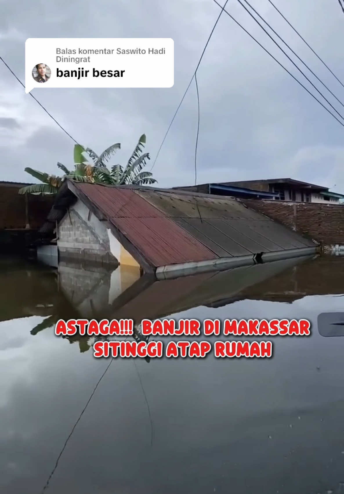 Membalas @Saswito Hadi Diningrat  Kondisi Blok 8 & 10 Perumnas Antang  kota Makassar, Senin siang (23/12/2024), ratusan warga terpaksa mengungsi ke masjid yang aman dari banjir. 📹 sabda.rolle #banjir ##makassar #banjir2024 