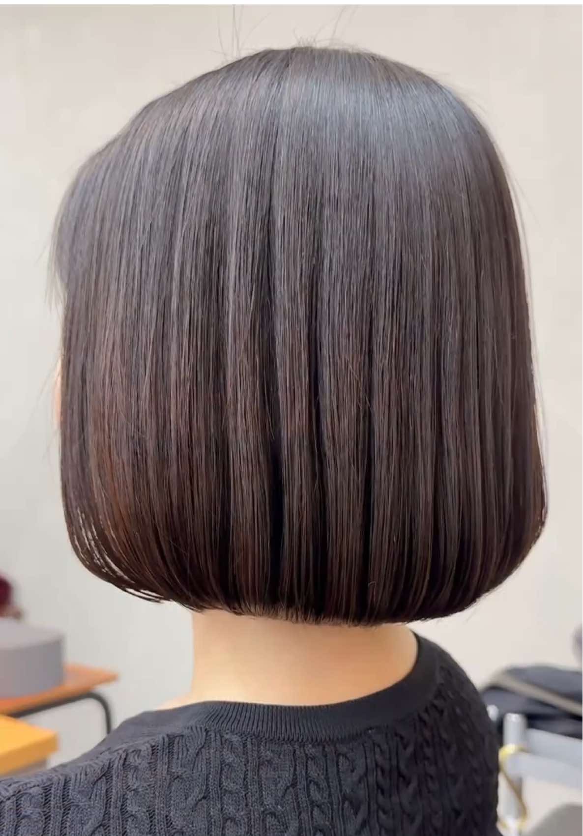 艶ボブ/bob Bob haircut Corte de pelo bob Corte de cabelo bob 단발펌스타일 波布髮型  波波頭 Potongan rambut Bob ▪️使用ハサミ/scissors JOEWELL FXPRO-55MB supreme ボリュームコントロールセニング SNT-40 #tiktokクリスマス  #tiktokクリスマストキャンペーン  #헤어컷 #단발펌스타일 #hairstyleforshorthair #ショートボブ #ボブ #ショートヘア #ショートカット #bob #カット #ヘアカット #ヘアスタイル #髪型 #hair  #haircut #hairstyle #hairstyles #hairstylest #hairstyle #美容師 #Hairdresser #ម៉ាស់ស្រពះ #Thợlàmtóc #हेयरड्रेसर #Peluquero #미용사 #美发师 #Coiffeur #ジョーウェル #JOEWELL