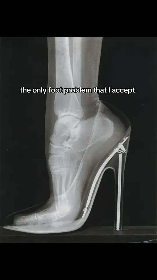 #highheels #footproblems #fashion #fyp #models 