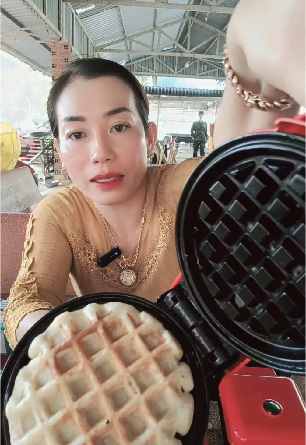 Máy nướng bánh kẹp mini#xuhuongtiktok #tuyetgiao #maynuongbanh #xuhuong #