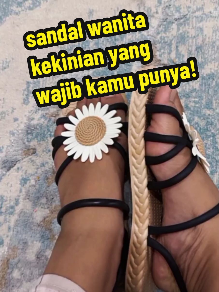 Tampil cantik dan elegan dengan sandal berbahan berkualitas yang nyaman dipakai sepanjang hari! #sandal #sandalwanita #sandals #sandalmurah #sandalviral #sandalcantik #sandalkekinian #sandalslop #dutaglowup #cuantanpabatas