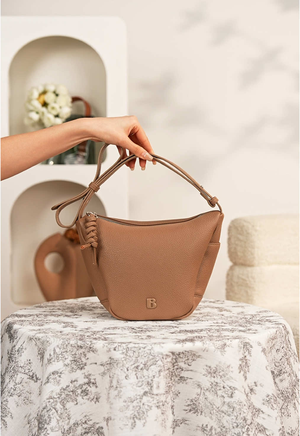 Effortlessly chic with the Kalea bag – pretty in brown and perfect for daily use 🤎 #Bostanten #WIBGAJIAN #EndYearSale #taswanita #fyp 