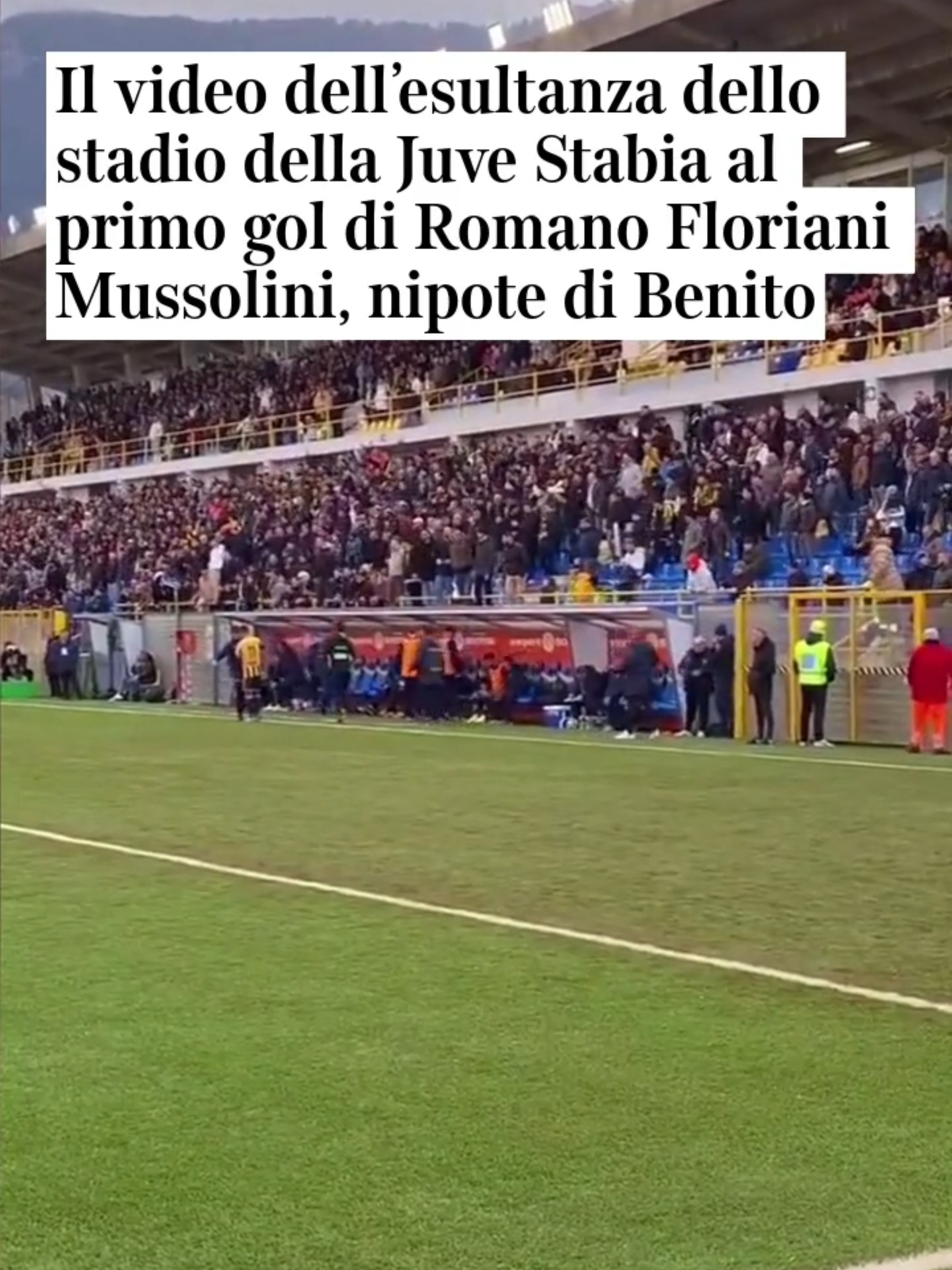 Il video dell'esultanza dello stadio della Juve Stabia al primo gol di Romano Floriani Mussolini, pronipote di Benito e figlio dell'ex eurodeputata Alessandra. La rete del terzino destro in prestito dalla Lazio, che compirà 22 anni il 27 gennaio, è stata realizzata al 21mo del primo tempo. Il giovane calciatore porta il cognome sia del padre (ex ufficiale della Guardia di Finanza) che della madre, anche se dietro la maglia c'è scritto «F. Mussolini». Lo speaker dello stadio di Castellammare Stabia ha scandito: «Ha segnato Romano...:» e il pubblico di casa ha urlato in coro «Mussolini» alzando le braccia al cielo.  #romanoflorianimussolini #juvestabia #gol