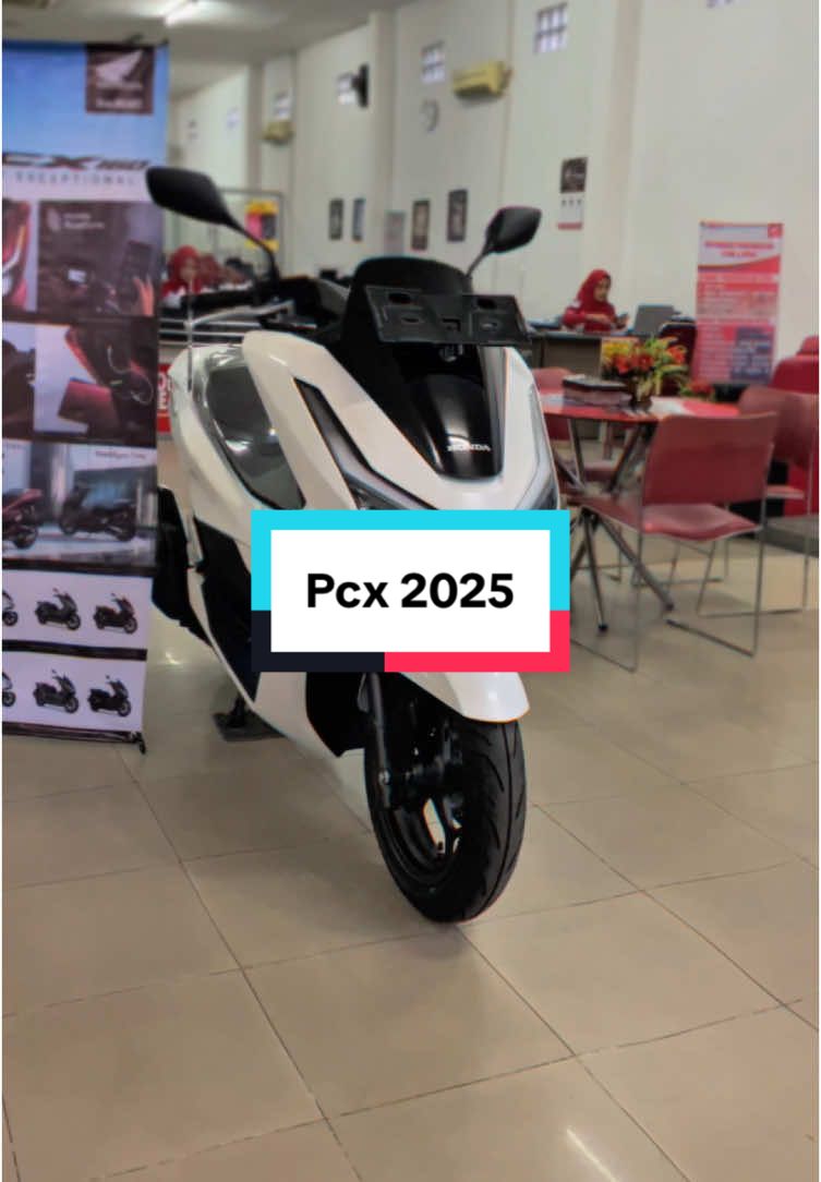 New pcx 160 cbs putih Ready bolo #promohondajombang #mpmmotorjombang #jombangmotor #saleshonda #masriskympm 