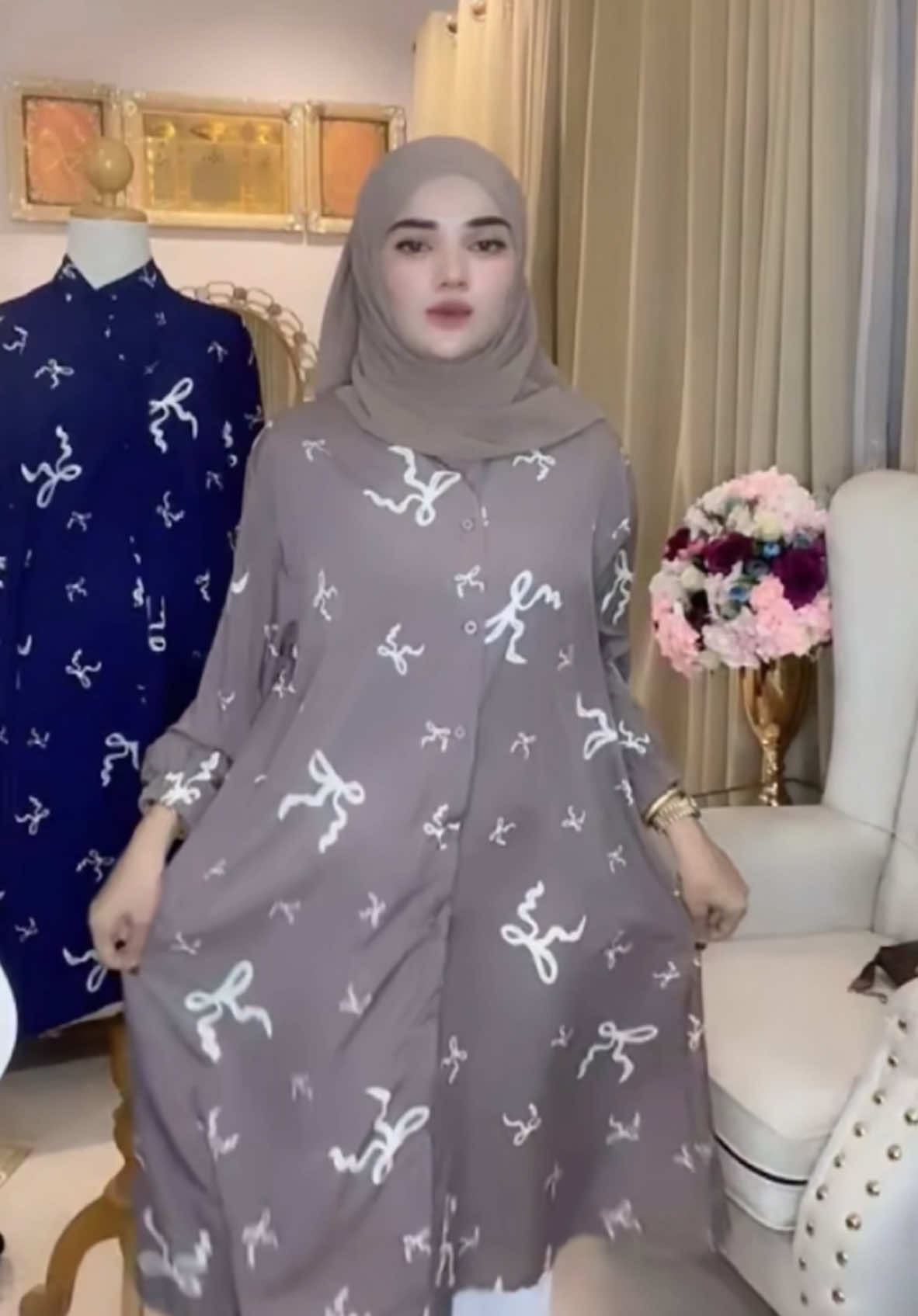 Blouse muslimah labuh sofea viral, cantik sangat. harga tengah murah. rm22 sahaja korang #blouseviral  #blousemurah  #blousewanita #blousecantik #blousemuslimah #blouselabuh 