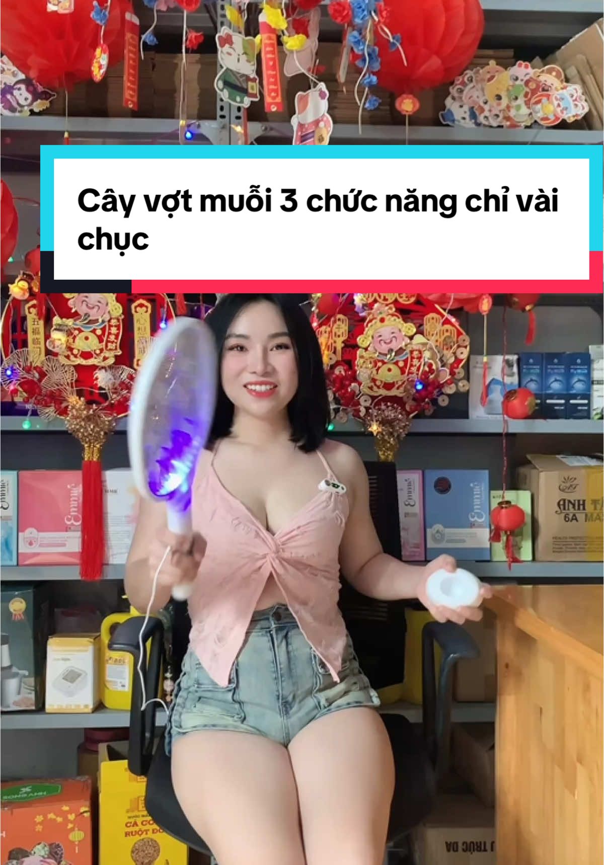 Cây vợt muỗi 3 chức năng chỉ vài chục 