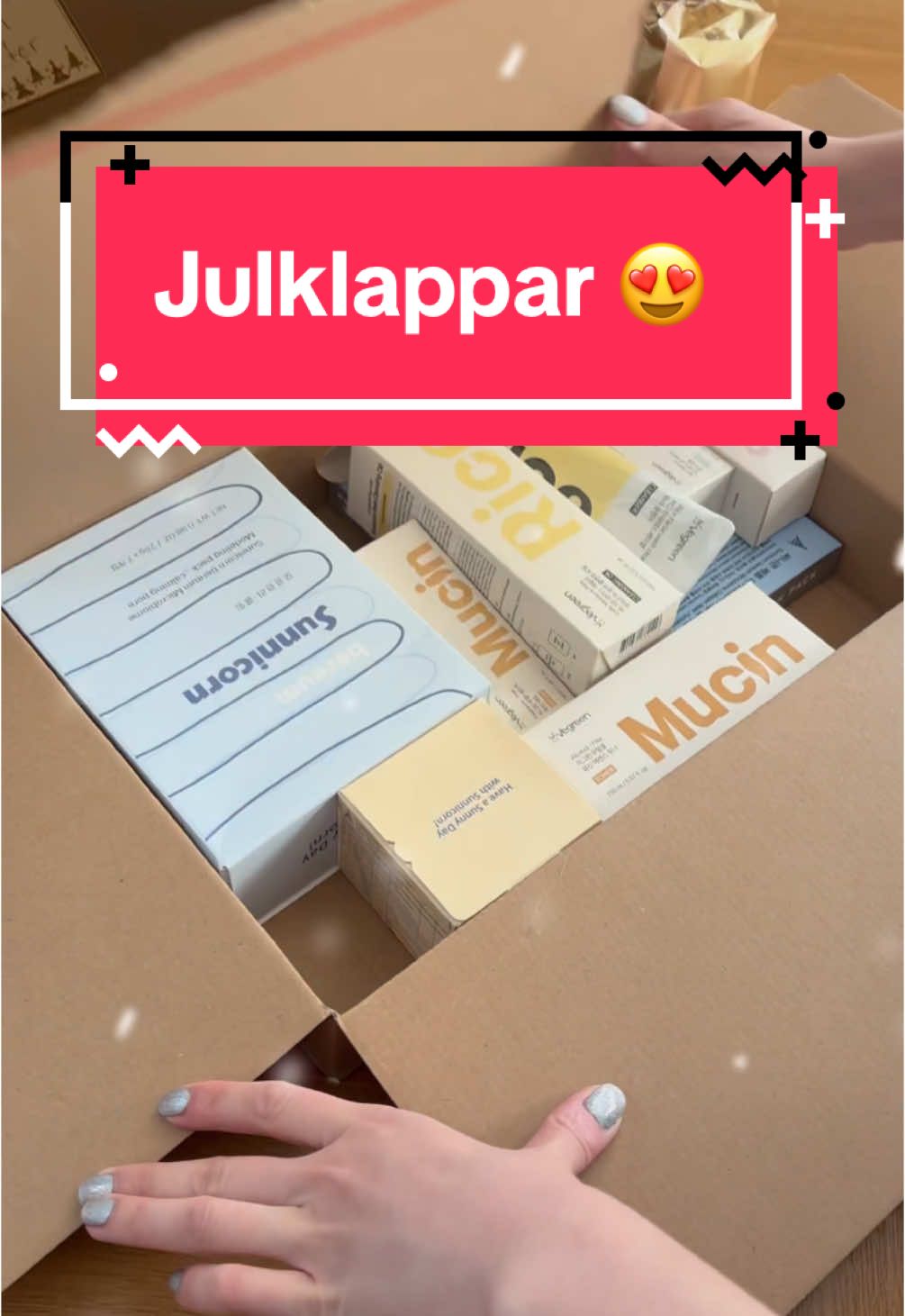 God jul alla KBeauty-vänner ❤️🎅🏼 vilka hudvårdsprodukter hoppas ni få under granen i år? 🎄#kbeauty #christmas #korean #skincare 