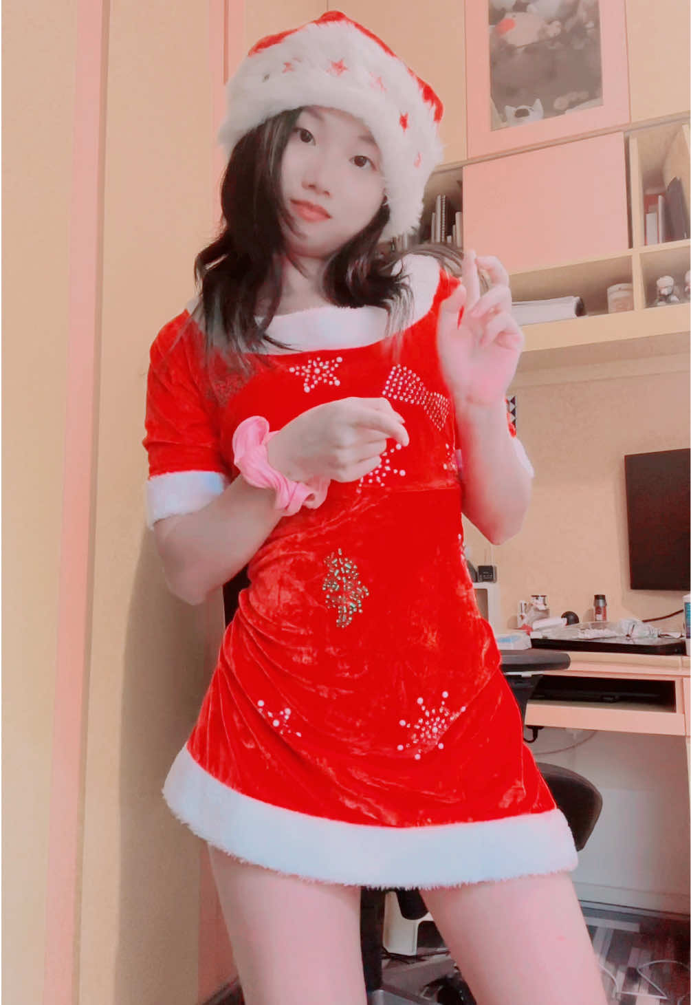 Can i be your present this Christmas?🎄#fyp #christmas #jinglebells #jingle #girl #foryou #skirts #dance 