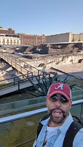 A ver si sabías esto sobre la Ciudad de México. Esta ciudad era hace algunos siglos un gran lago. En el medio de la ciudad histórica, al lado de la plaza principal quedan las ruinas de la ciudad en medio del lago, Tenochtitlán. #cdmx #mexico #ciudaddemexico #tenochtitlan #mexicas 