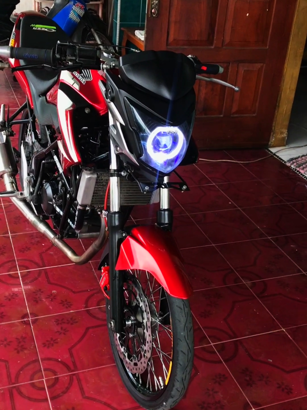 inponen bolo  #cb150rmodifikasi #cb150rherexstylee #dohcgank #cb150rold #ilhamgarage 