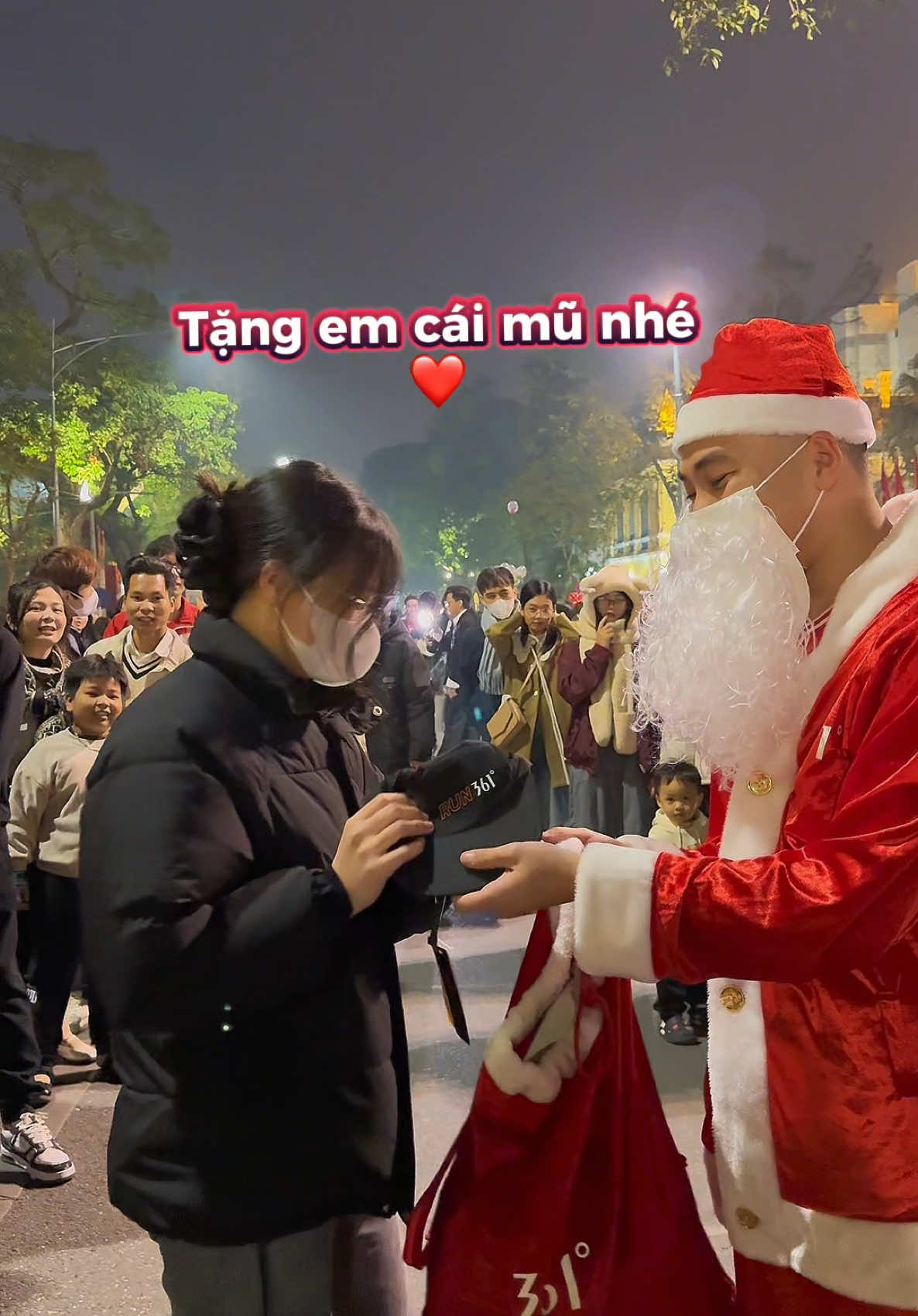 Có ai muốn nhận quà Noel năm nay không nào🤔 #namfreestyle #SportsonTikTok #361Sport #361Vietnam #361Christmas #361Santa 