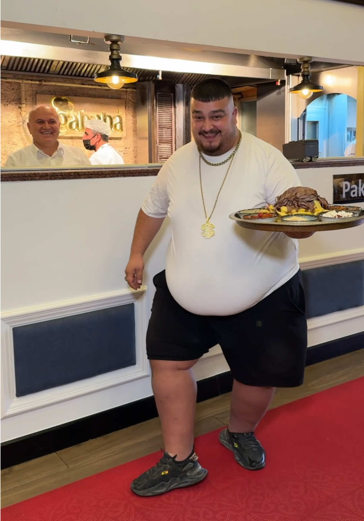 Yasin Cengize Minik Atıştırmalık Döner ? 🤣 #yasincengiz #dopdop #skibidichallenge #skibiridopdop #biserking #dopdopyesyes #dance #viraldance #göbeksallayanadam #dansshow #arabicfood #eğlence #turkishfood #bestfood #etdöner #eniyidönerci #ağababadöner @Himmet polat  