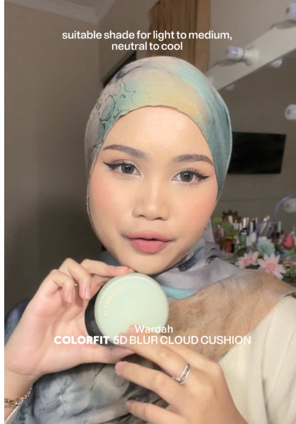 Replying to @zuha Siapa yg setuju ini cushion dr surga😮‍💨🤲🏻 ini shade Cushion Wardah Colorfit 5D Blur Cloud Cushion yg aku pakai as neutral to cool & light to medium👒 #wardahcolorfit #wardahcushion #wardahcloudcushion #rekomendasicushion 