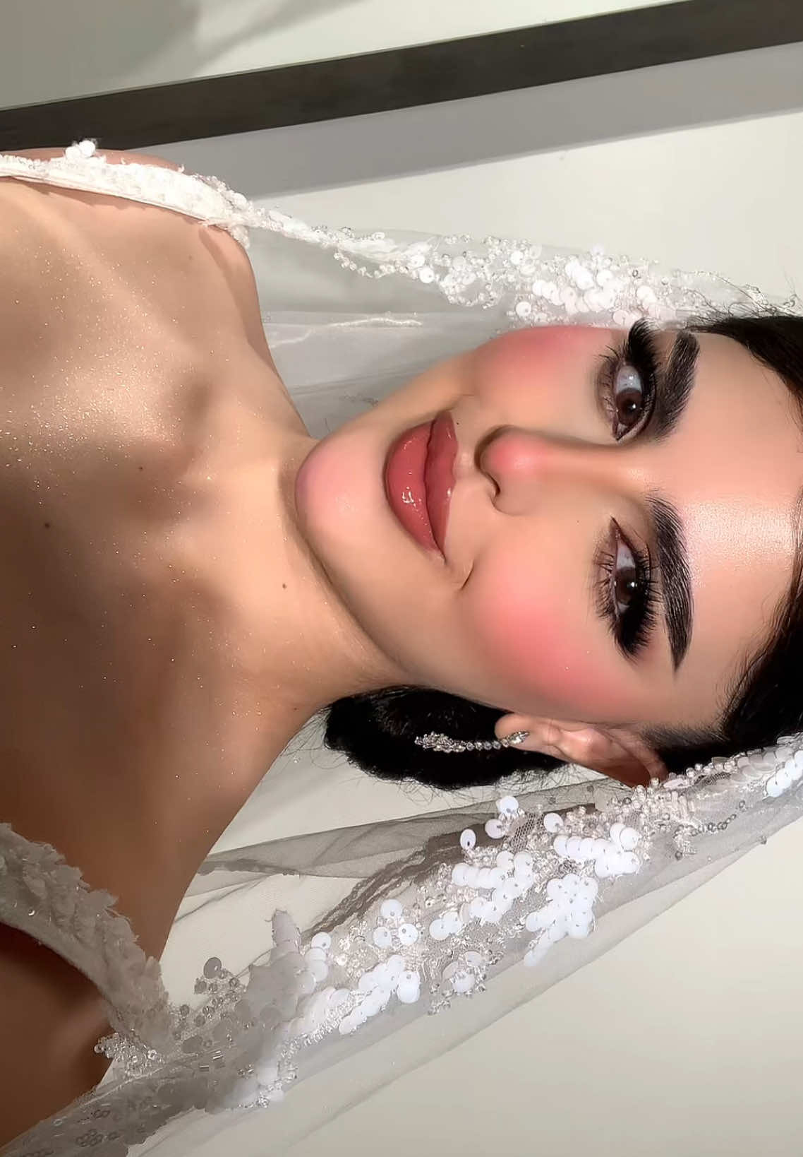 عااادييي عندكم ذا الجمالللل تبارك الله 🤍👰🏼‍♀️؟ #explore #makeup #makeupartist #makeuplook #ميكب_ارتست #model #مكياج #makeuptutorial #ميكب #مودل #عرايس 