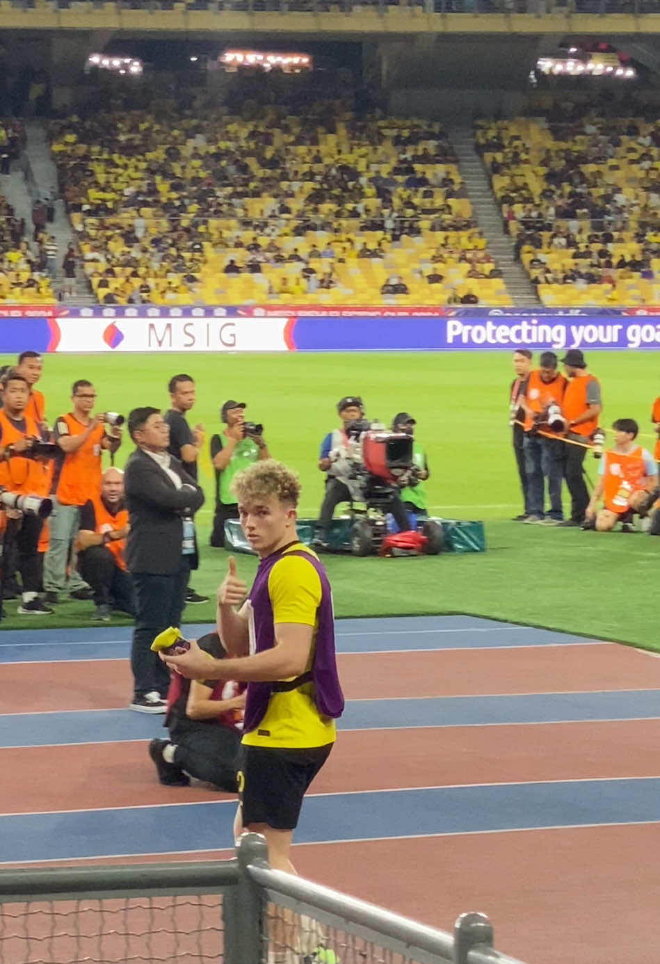 Malaysia vs Singapore. 💛🖤 Glad my brother got to play in the Mitsubishi Cup ❤️‍🔥  #harimaumalaya #fergustierney #tiktokmalaysia🇲🇾 