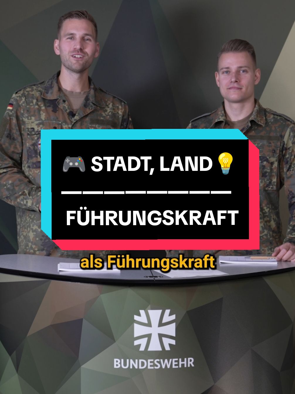 Stadt, Land, Führungskraft – Bundeswehr-Edition! 🎮 Niklas und Andi zocken das Spiel mal anders. Erste Runde geht an...🤔💭🏆 Was hättest du bei „D“ geschrieben? Schreib’s in die Kommentare! 👇 #weildueskannst #stadtlandführungskraft #führungskraft #heer #lluftwaffe #bundeswehrkarriere #bundeswehr #duell 