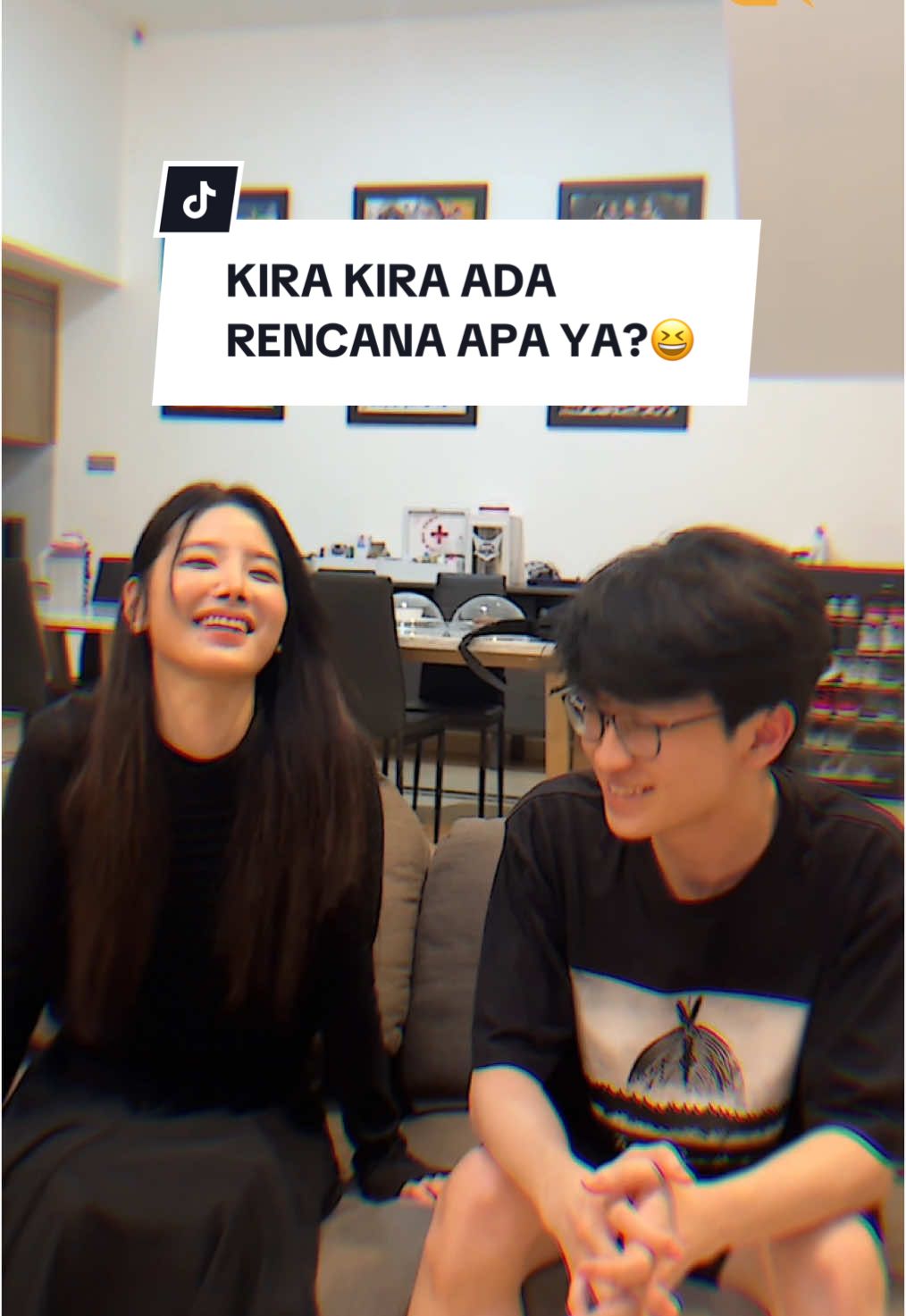 Waduh ngobrolin apa yah kira kira? @🍯BB🍯 sama @Sutsujin. 😍😁 #TeamRRQ #VivaRRQ #mobilelegends #mobilelegendsindonesia #RRQHOSHI 