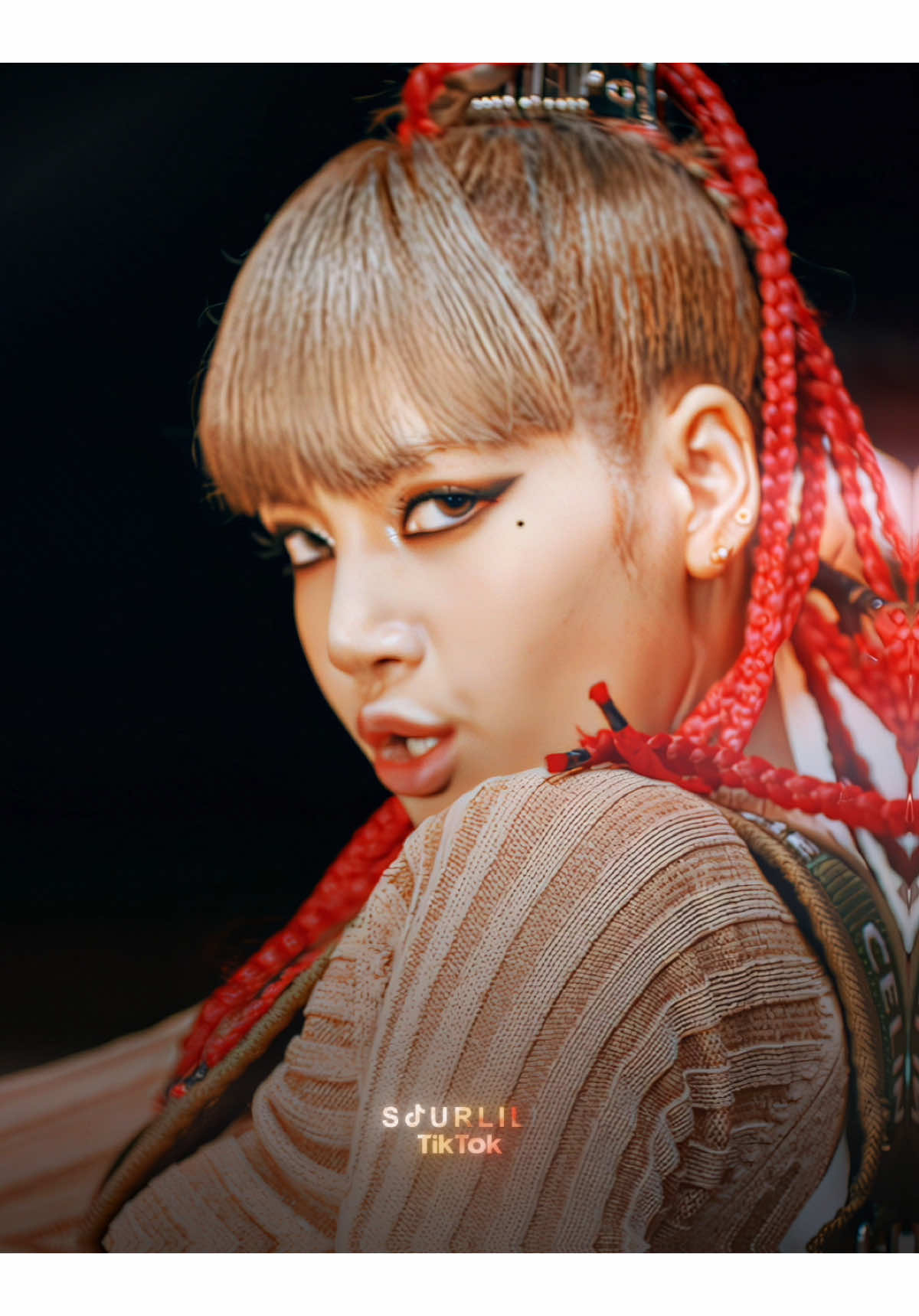 I dont like this edit at all, but I hope you do 🥲 The transition looks so stiff #lisa #kpop #kpopfyp #sourlili #blackpink 