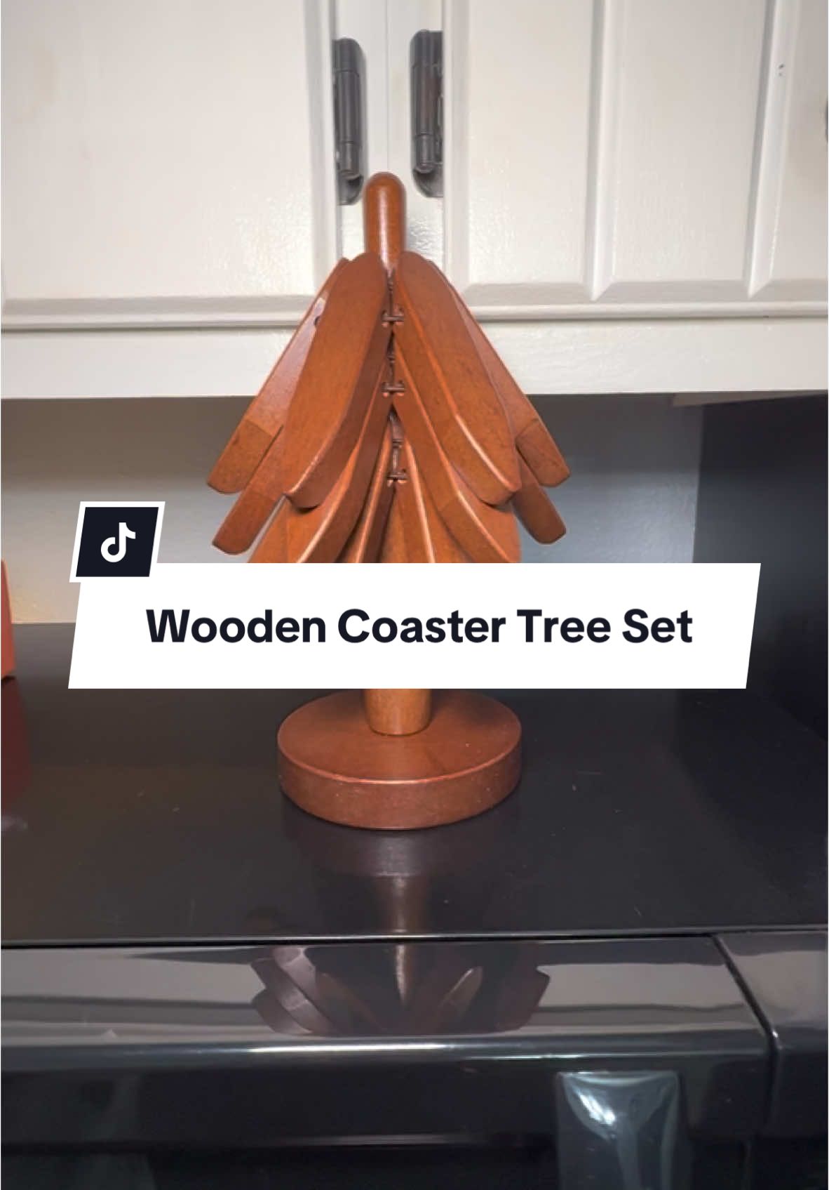 I love this idea! Such a functional piece. Works as decor and a hot pan holder! #treecoaster #hotpanholder #tree #treecoasterset #housedecor #creatorsearchinsights #giftguide #christmasgiftideas #TikTokShop #tiktokshopholidayhaul #newyearnewaura 