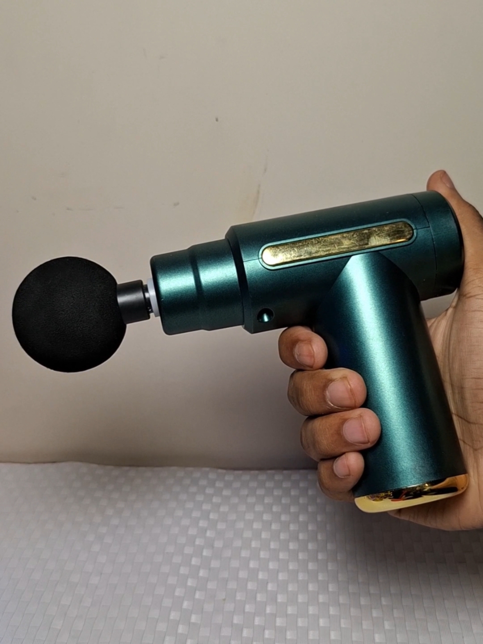 Massage Gun Deep Percussion Muscle Vibration Relaxing Therapy #SelfCare #Fitness #wellness #deepmassager #percussionmassager #UKfitness #london #massagegun #painrelief #musclerecovery #relaxation #brimingham 