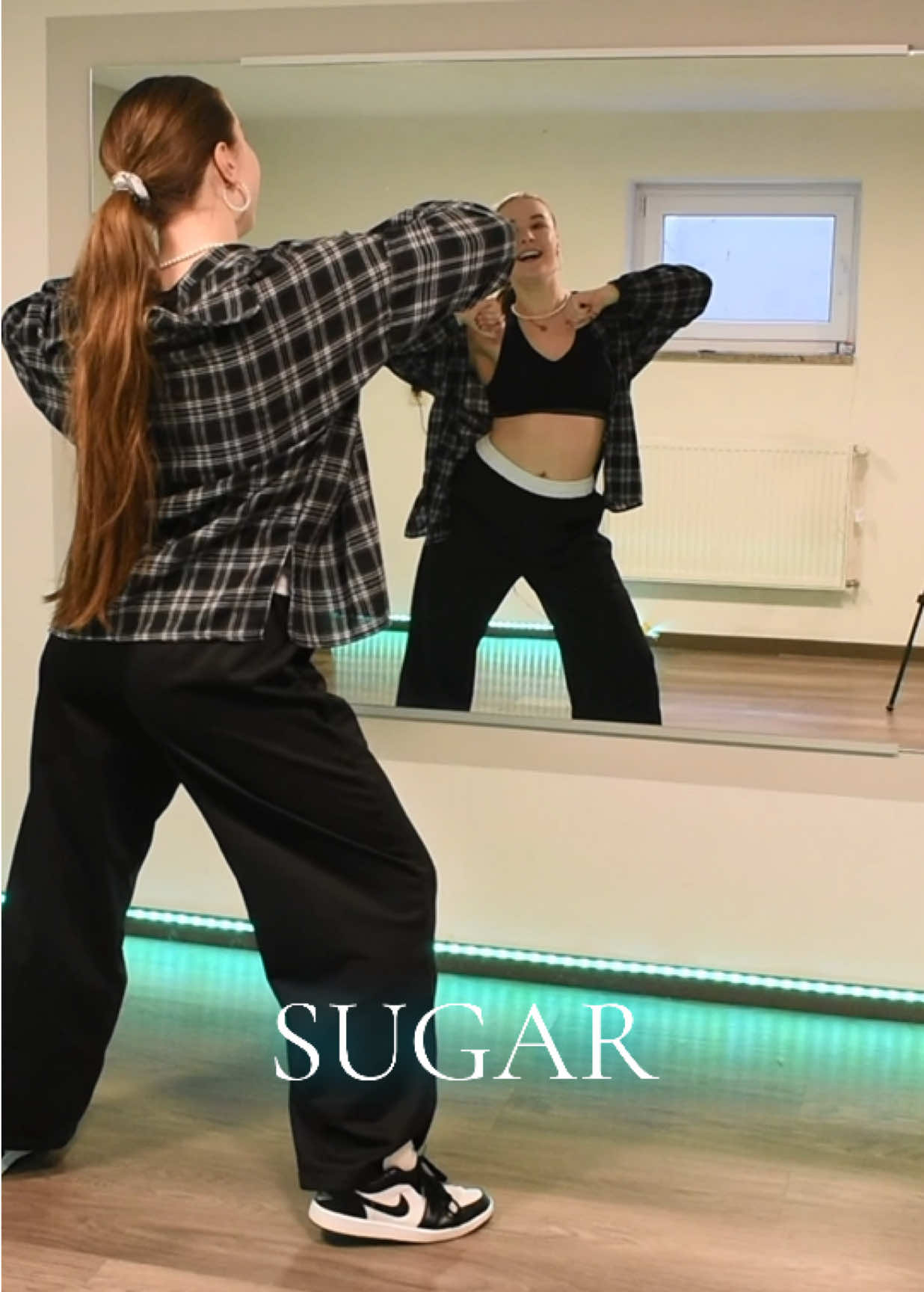 Sugaaaaaar 🫠 dc: @Elvin Mercado #dance #dancechallenge #sugar #sugardancechallenge #sugardance 