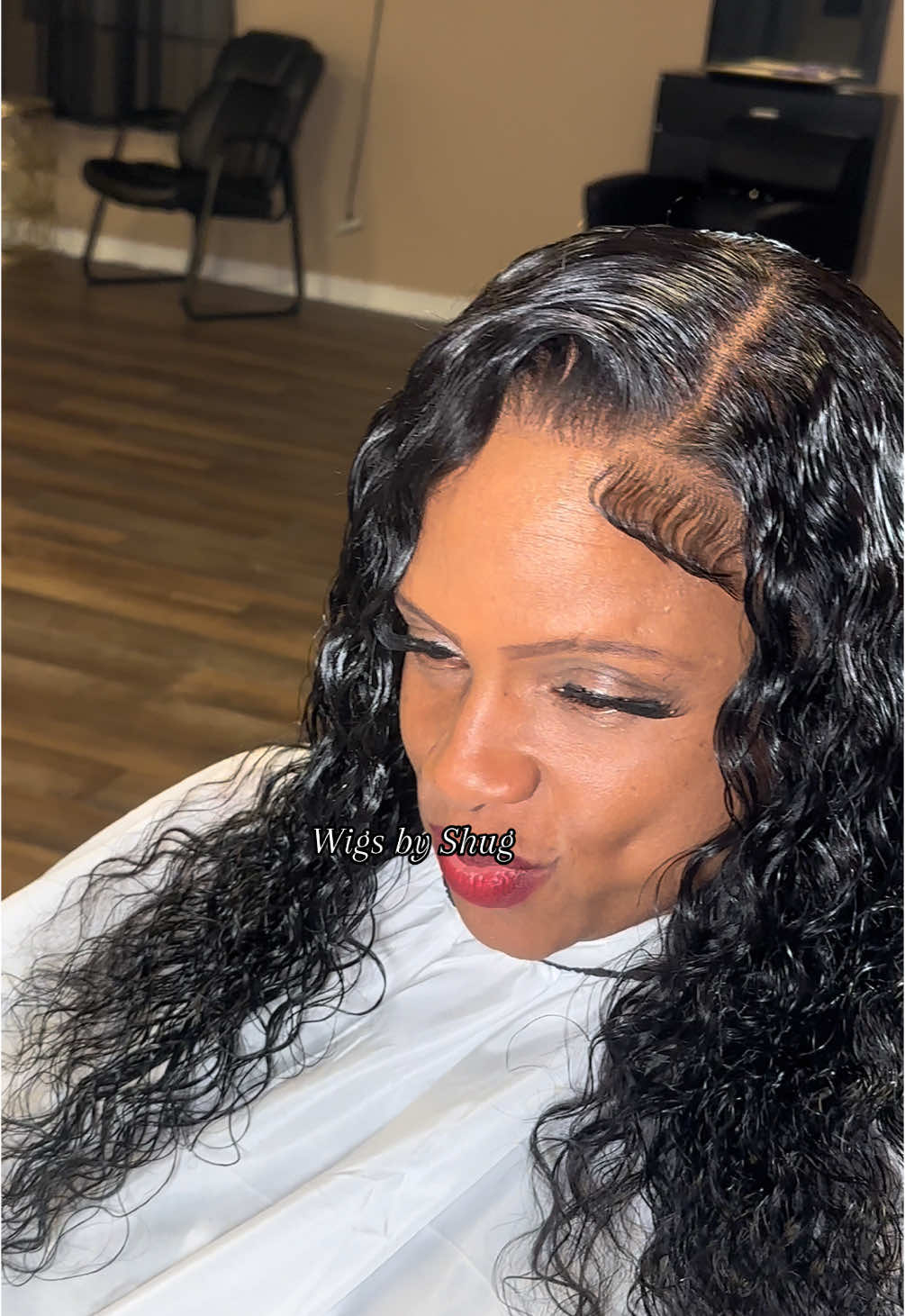 Glueless closure install 🖤 #wigsbyshug #onthisday #pensacola #fypシ #fyp #fy #capcut #draft #viralvideo #hairtok #wigtok #wigtransformation #wiginstall #sidepart #christmas #december #gluelesswig #closurewig #closurewiginstall #gluelesswiginstall 