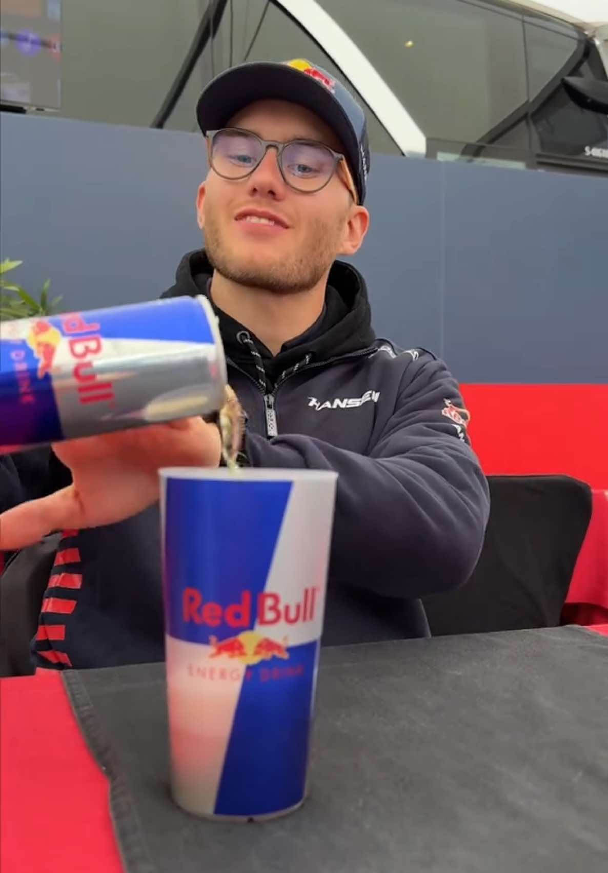 Just Kevin getting in the Christmas spirit 🥂 #hansenworldrxteam #teamhansen #redbull #givesyouwings #fyp #redbullathlete #kevinhansen #redbullracing #rb #sweden #christmas