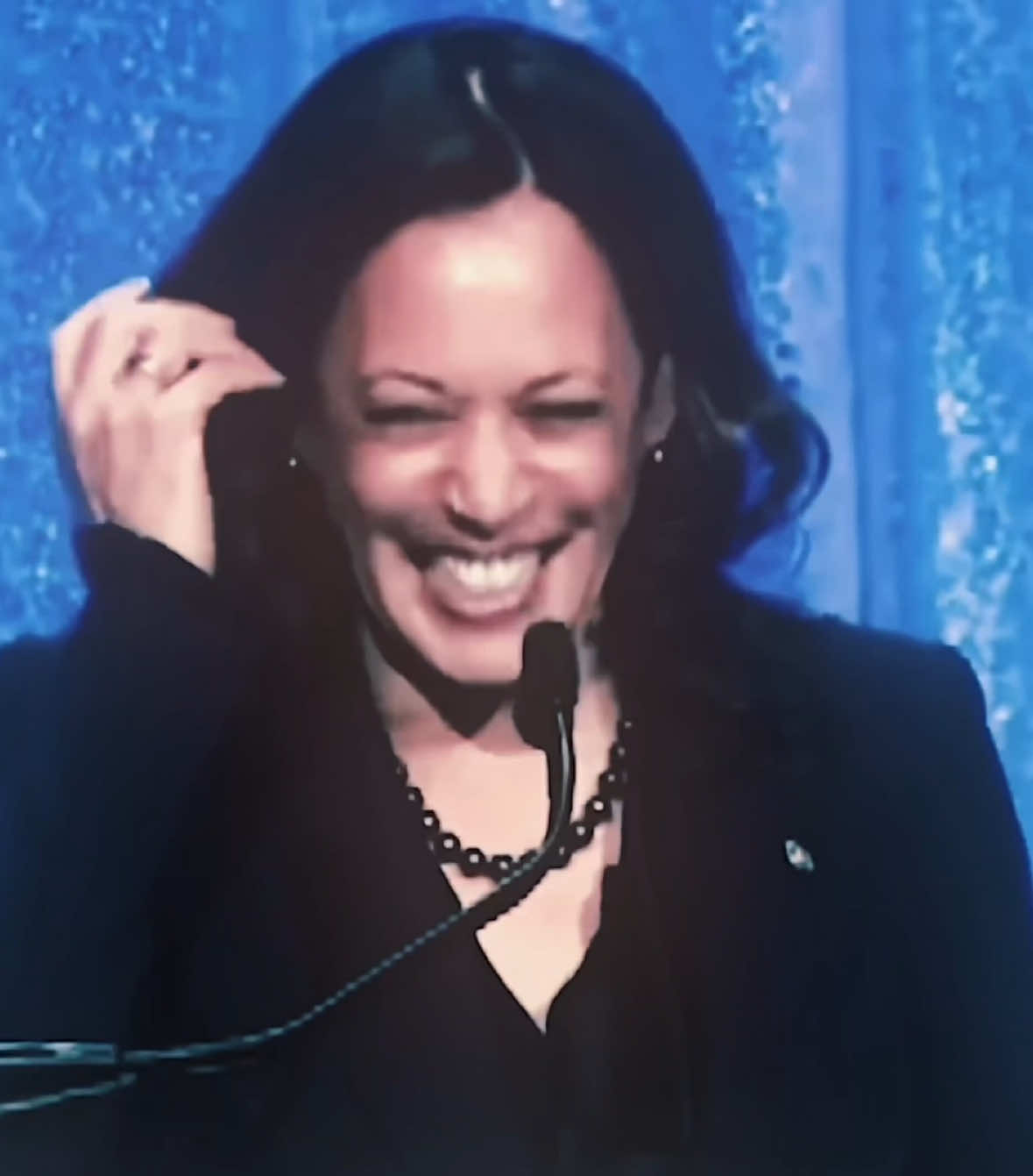 women look always so fine in black clothes 🧎‍♀️🧎‍♀️ #kamalaharris #kamalaharrisedit #fyp #kamalaharrisedits #vpkamalaharris  @I ⋆｡°✩ @~ kamala’s wifey ~ @Kelle @Kie 🦢༉‧₊˚. 