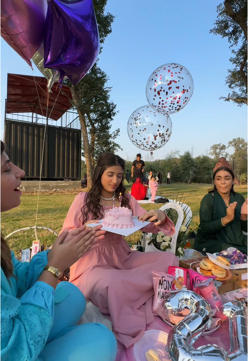 Faryals Birthday bash at safari zoo lahore ! #pakistanifoodies #tiktokkekhanay #ultimatefoodbattle #teamchatoray #amnaashrafff #ajtics #foodvlogger #foryou 