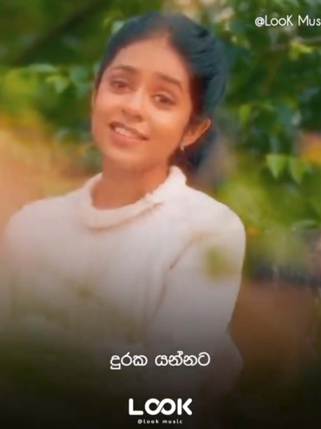 ඔය ඇස් දෙක අමතක කර හිඳින්නේ කොහොම.... 🤍🥀 #hithaassata #sashrikasemini #kelwiz #coversong #outnow #foryoupage #foryou #trending #viral #onmillionaudition #whatsappstatus #look_music__ 