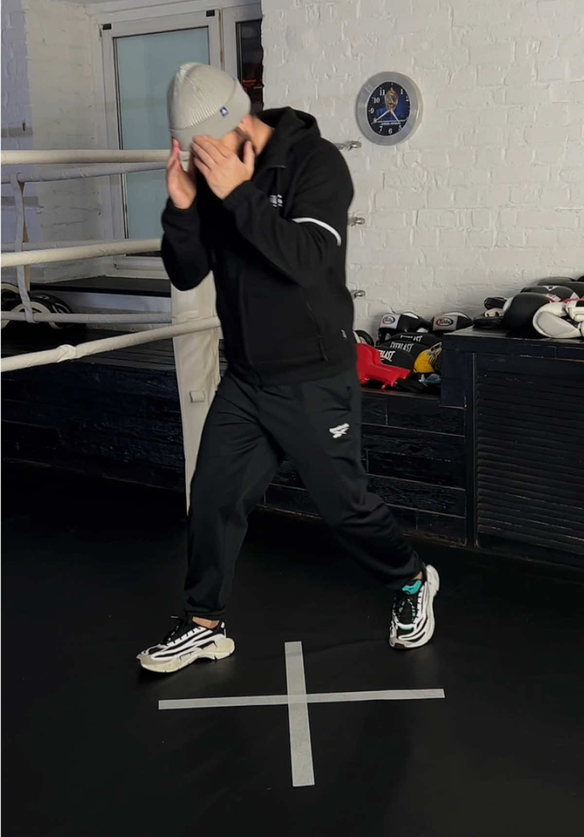 Footwork drills ✔️🥊 #boxingtraining #boxingcoach #boxingtrainer #boxingtips #boxingskills #boxingworkout #boxingmotivation #boxingtechnique #boxingfitness #boxingfootwork #footwork #footworkdrills #footworkdance #recommendations #fyp 